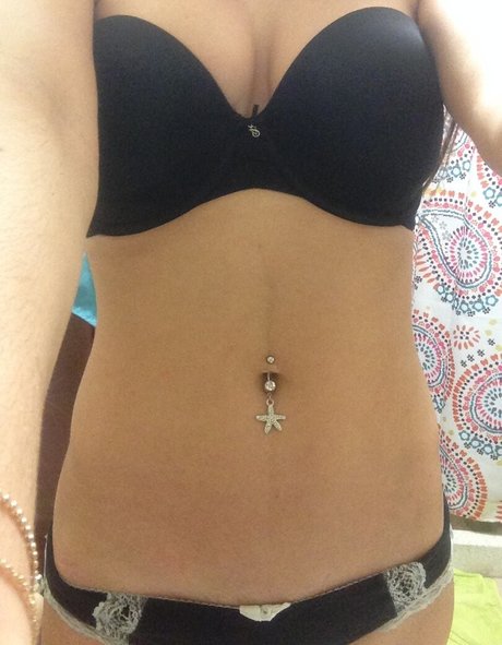 Katie Broad model nude pictures