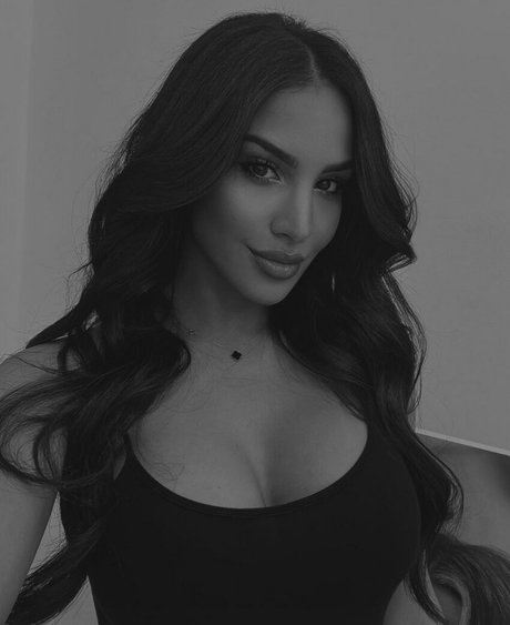 Ecram model hot galleries