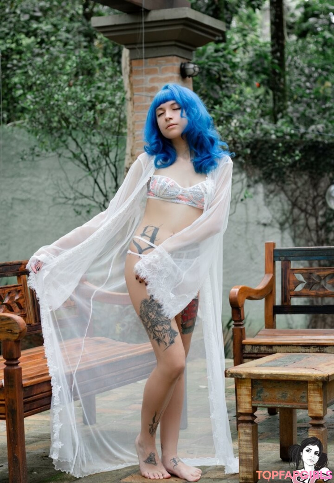 Wingsweak adult model photos
