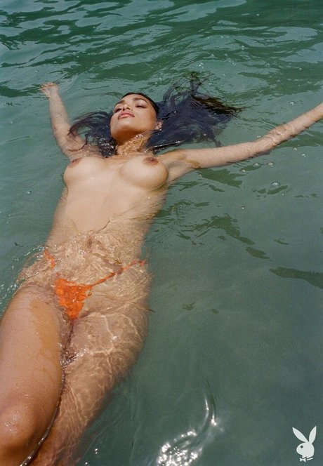 Geena Rocero hd star image