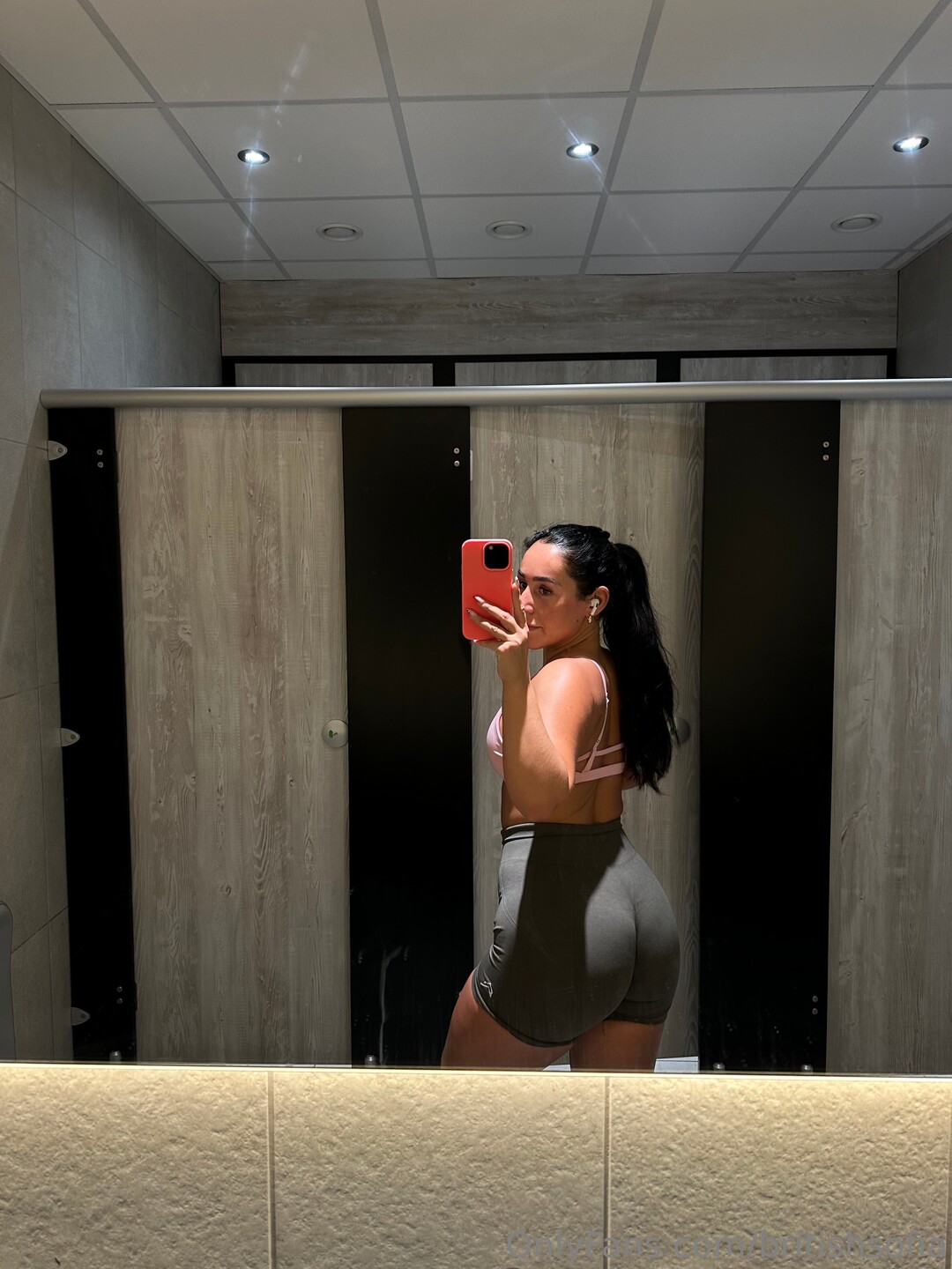 BritishSofia model hot image