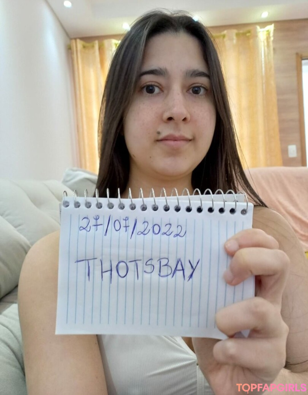 Mayara Espinoza nude model gallery