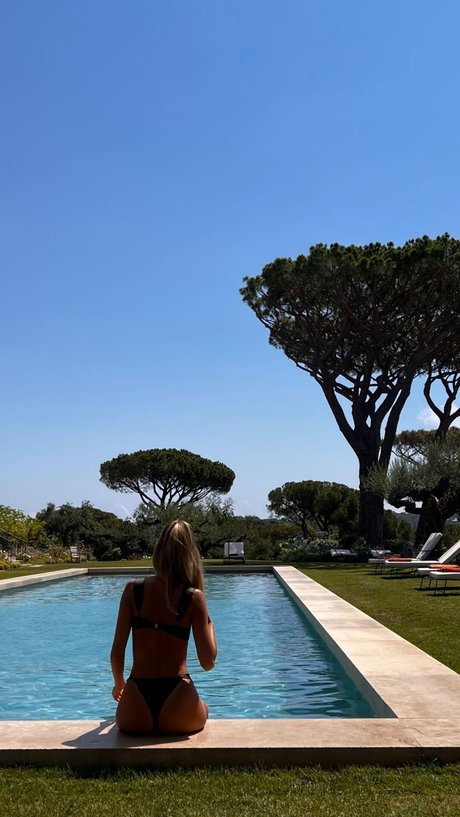 Viky Varga star hd photo