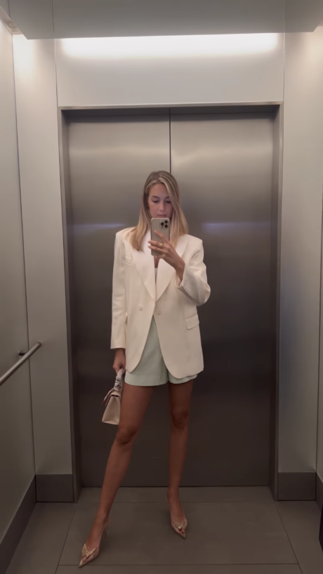 Viky Varga star nude picture