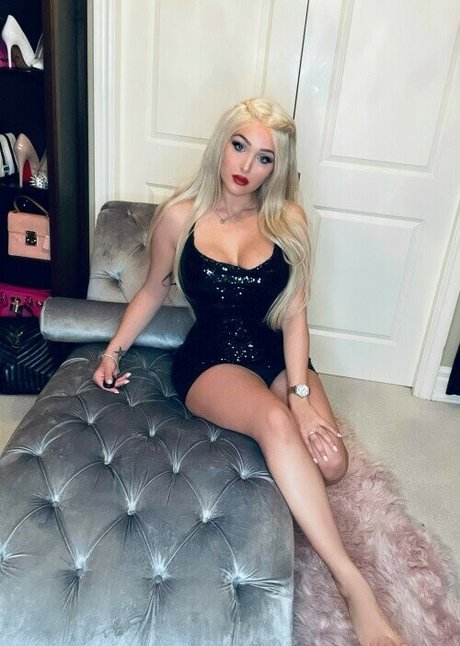 AvyannaLouve porn model image