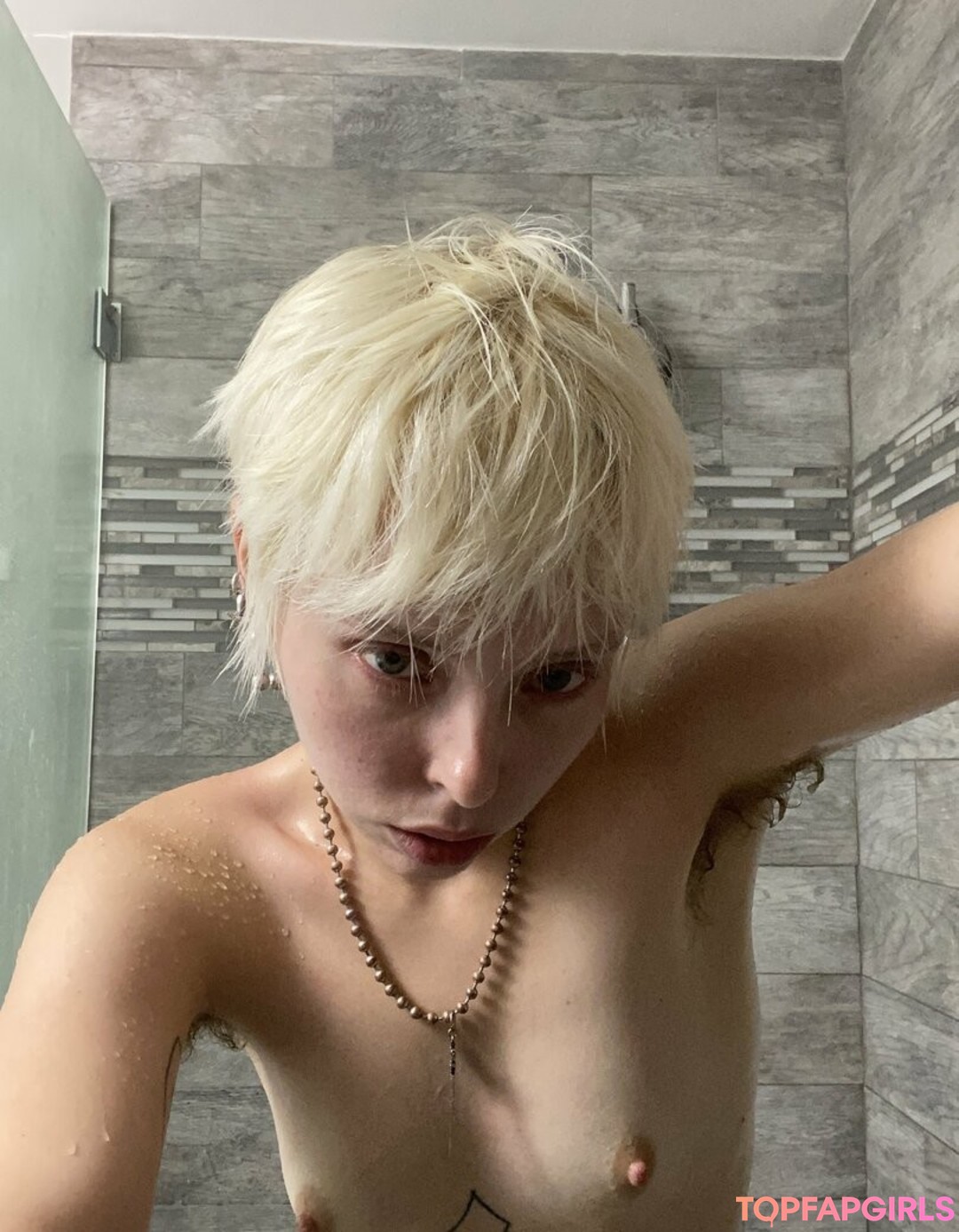 chubby nude onlyfans top img