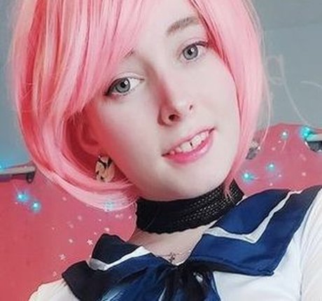 Princess Sarinna model adult picture