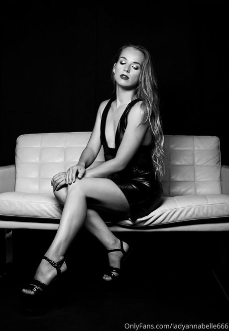 Lady Annabelle model pornographic img