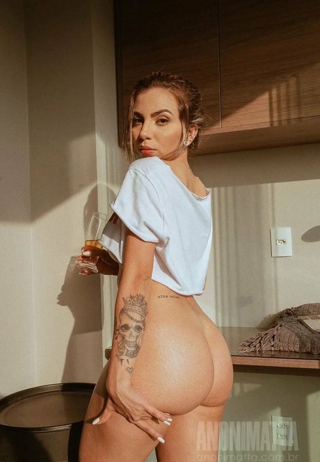 Victoria Araujo erotic actress pic