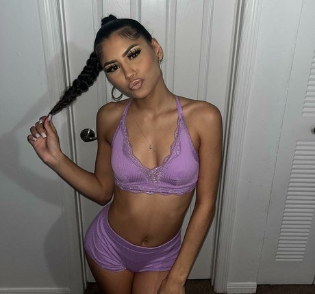 BaeLex model erotic pic