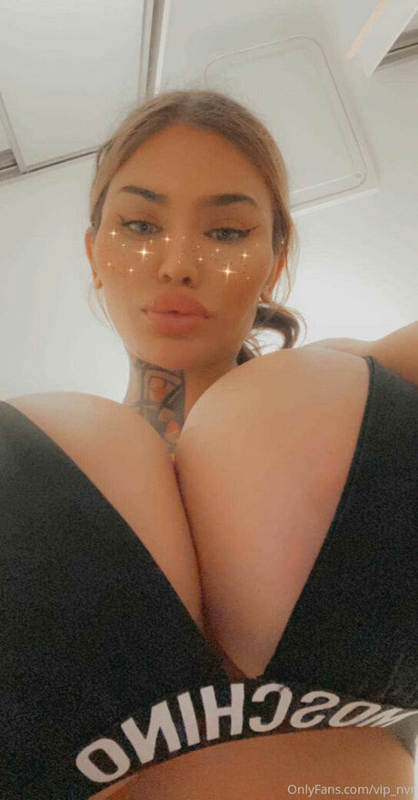 Lady Pleasure model exclusive gallery