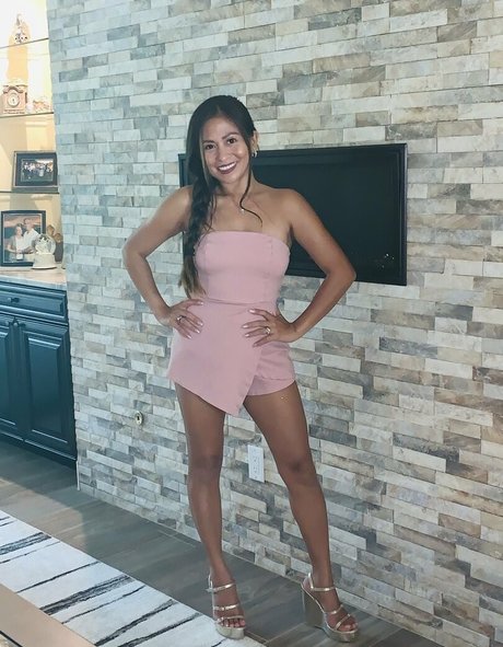 Tinkerbellish pornstar naked pic