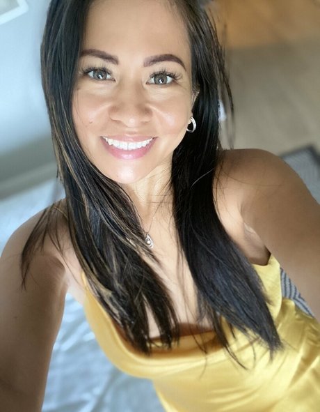 Tinkerbellish model naked image