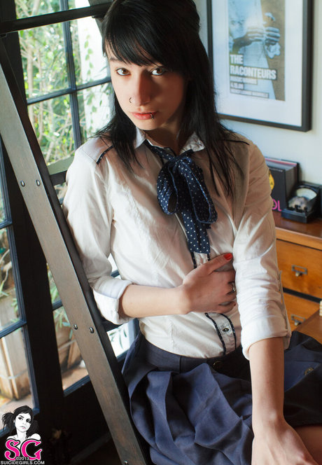 Aeterna model top img