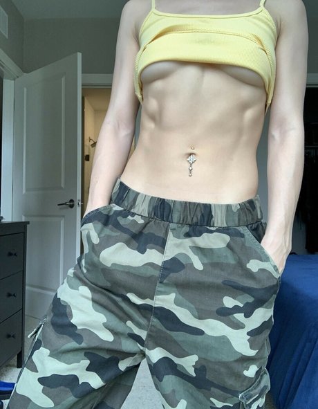 WolfSack pretty actress photos