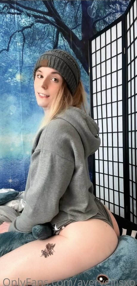 Avery Ellis erotic pornstar image