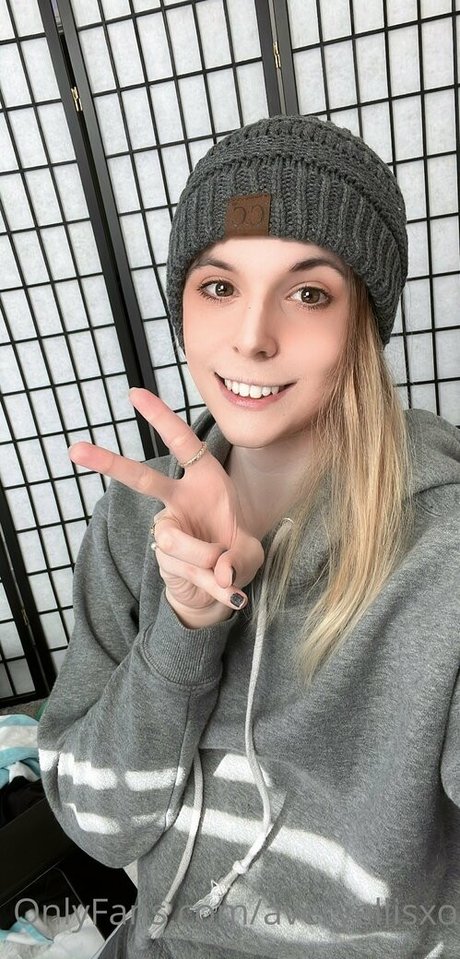 Avery Ellis pornstar naked pic