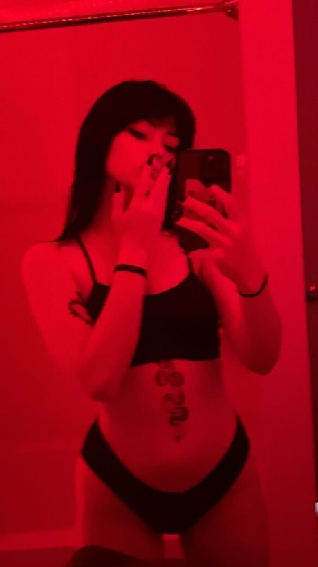 BvnnyBeth top profile image