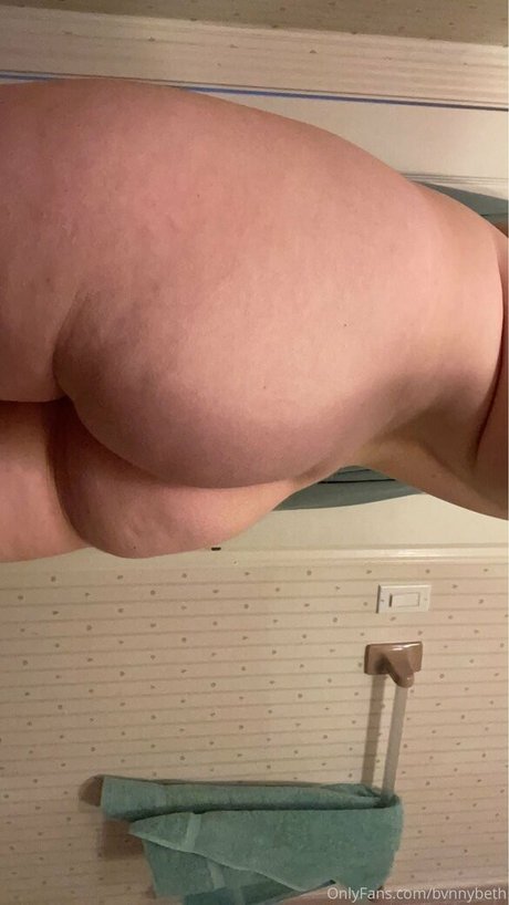 BvnnyBeth porn actress pics