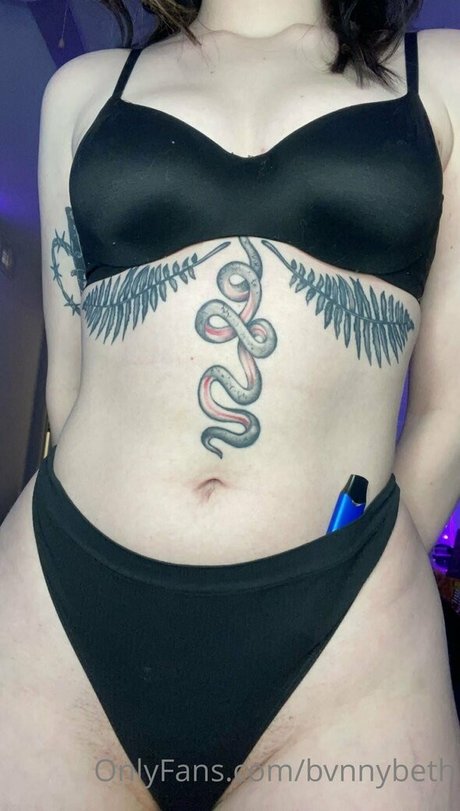 BvnnyBeth pornstar adult photo