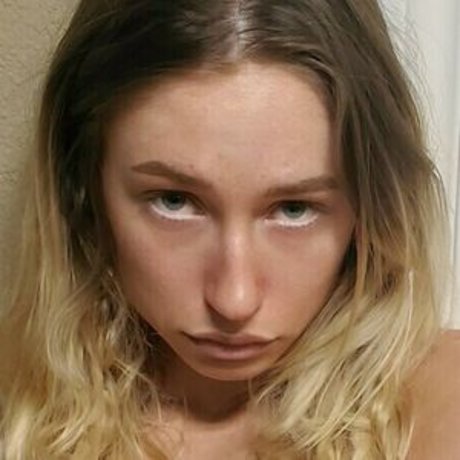 catiee nude star photos