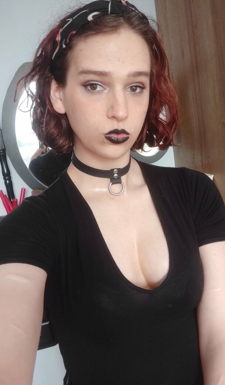 MelodyFluffing sex model pictures