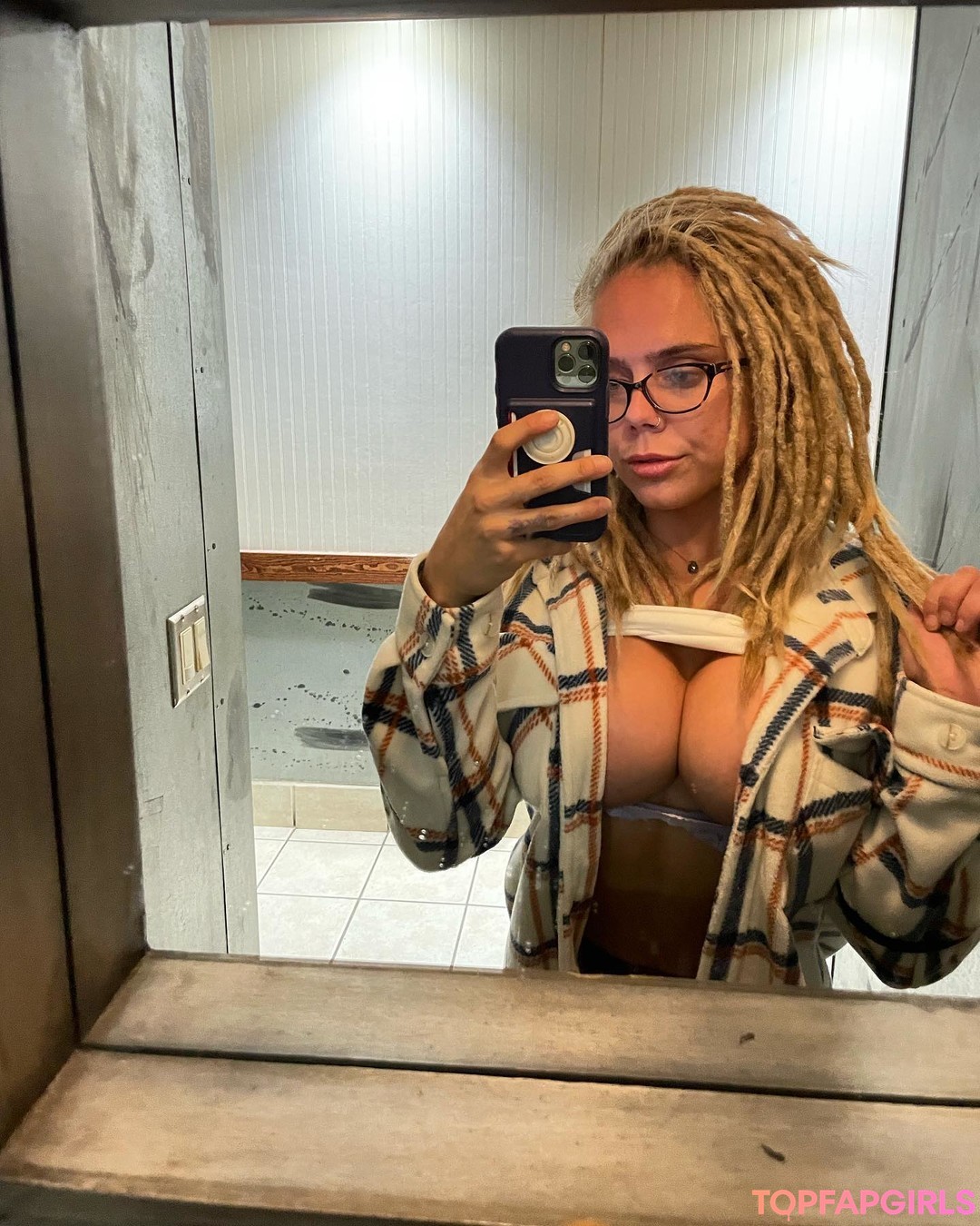 Mel With The Dreads pornstar naked photos