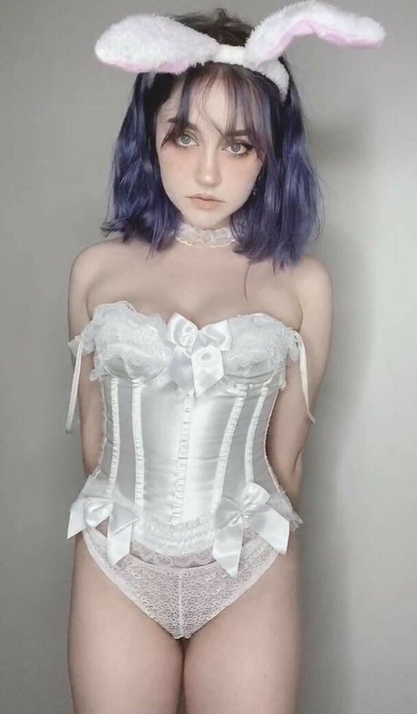 katieuhiguess erotic model image