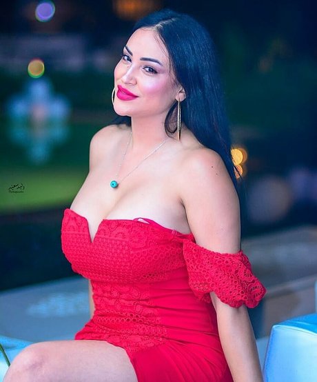 Manel Sassi model nice images