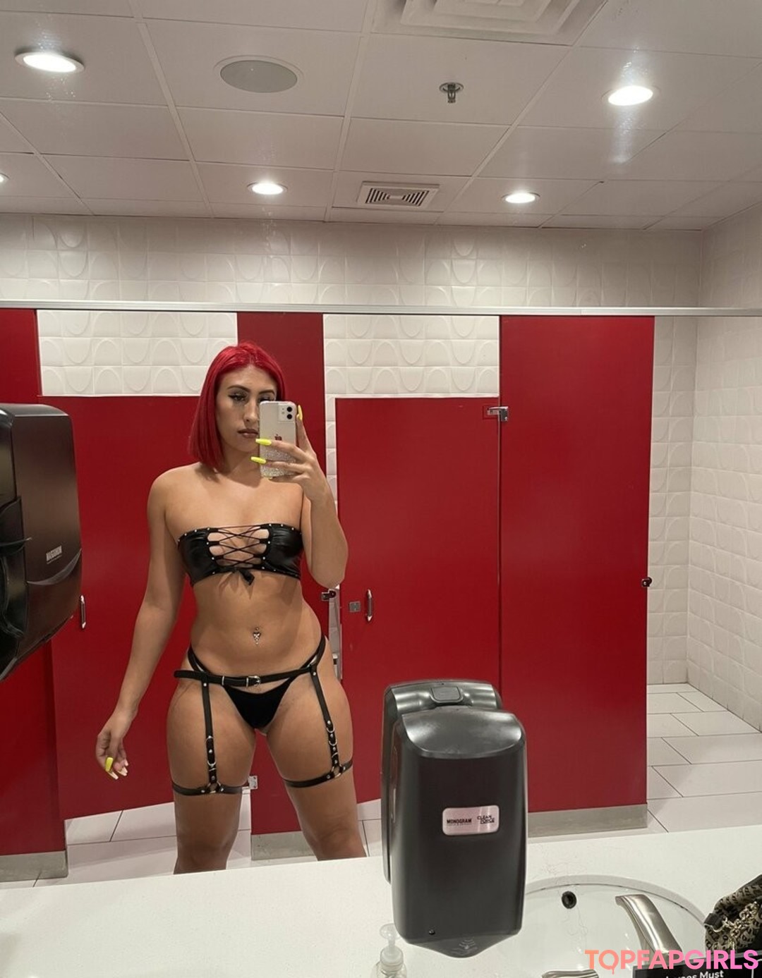Foreignsarz erotic model gallery