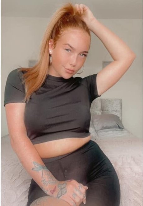 Karina Williamson naked pornstar img