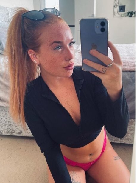 Karina Williamson porn model images