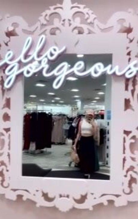 Vanessa9in model img