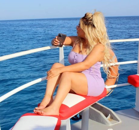 gloryhole princess onlyfans top photo