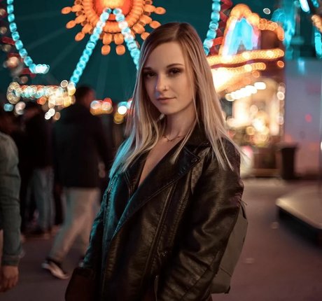 rainbowf0x nudes star image