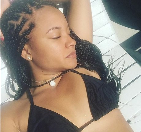 Rhyon Nicole Brown star hd image