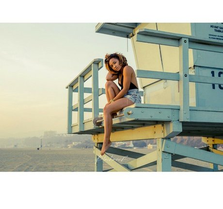 Rhyon Nicole Brown naked star picture