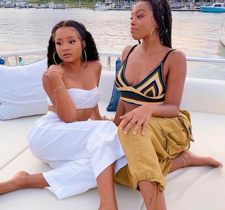 Rhyon Nicole Brown pornstar sexy images