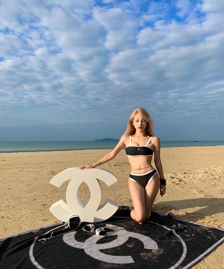 black hair milf onlyfans art naked img