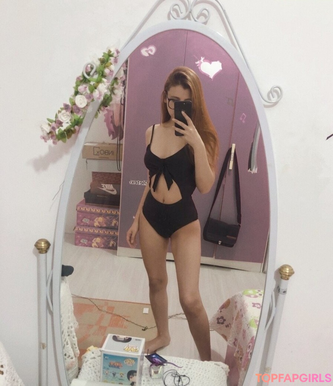 Vitoria naked model pic
