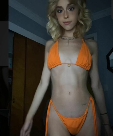 Petitegothgirl star pic