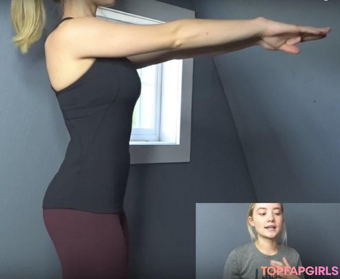 Madi ASMR nude model pic