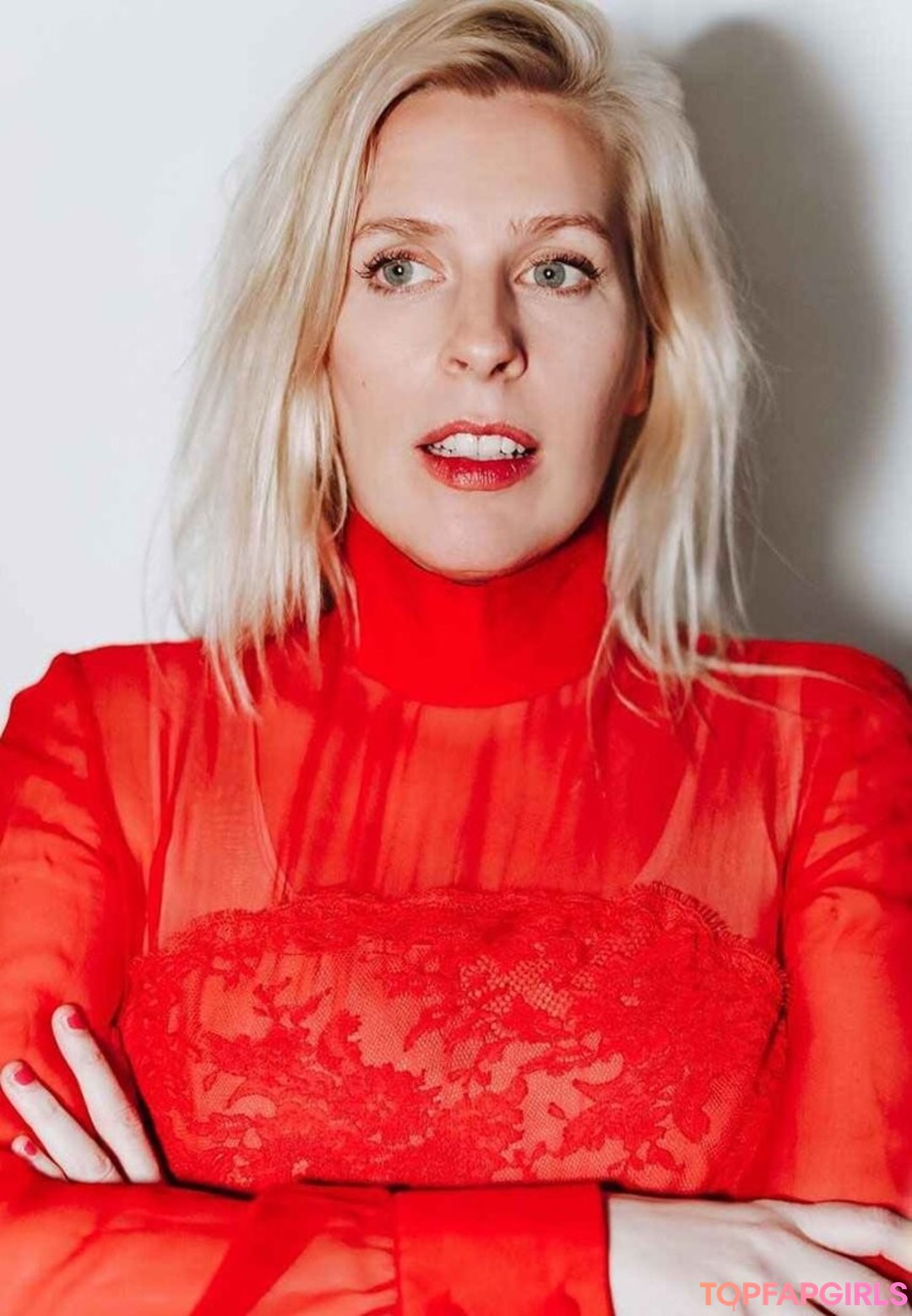 Sara Pascoe star nude img