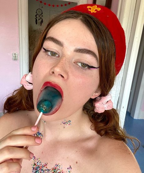 Viola Costa model sex img