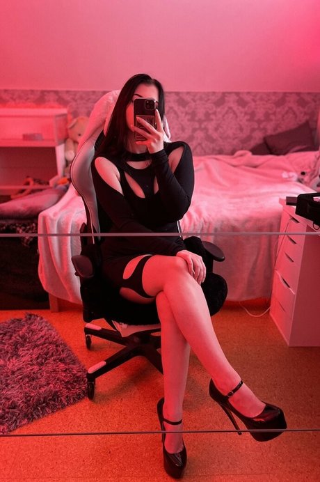 _nineer nudes star gallery