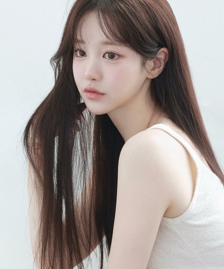 Uzaa nice model gallery