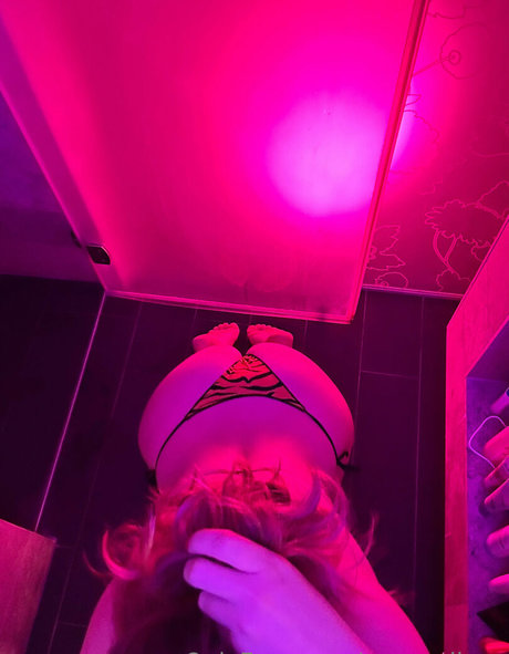 amyxwilson model top gallery