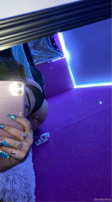 Brooke Ogden hd model photo