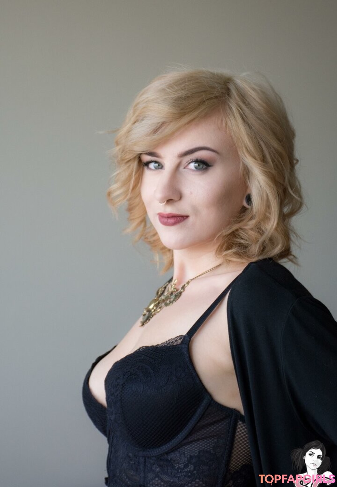 Moonchiild high quality actress photos