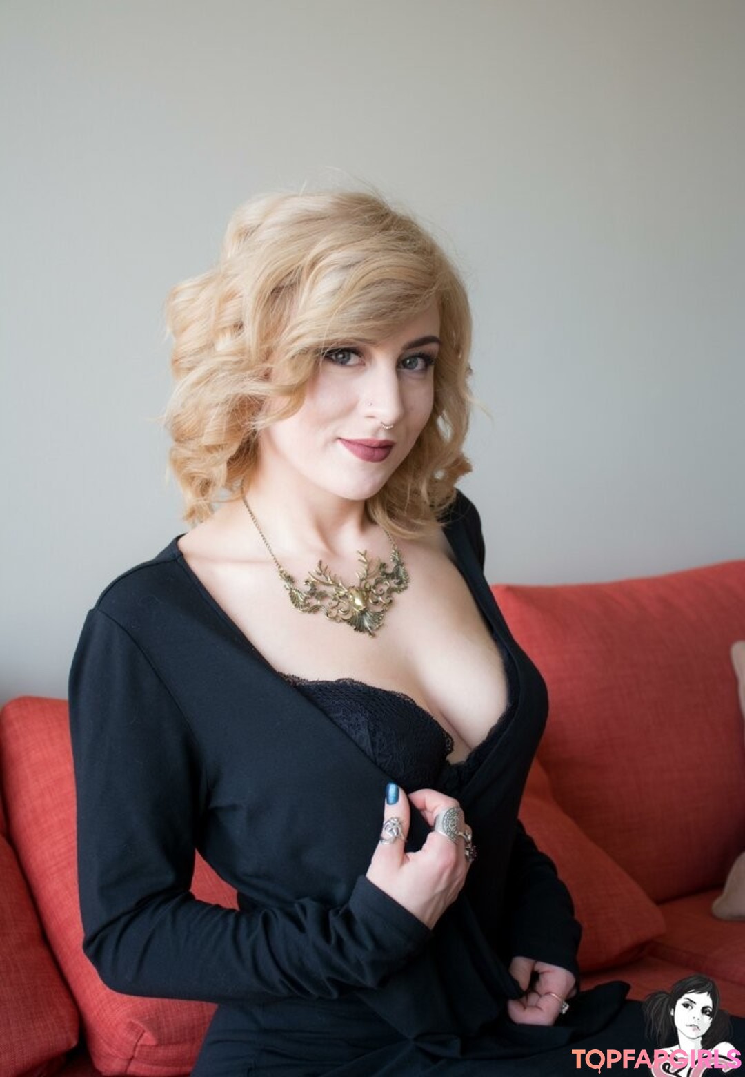 Moonchiild pornstar erotic pics